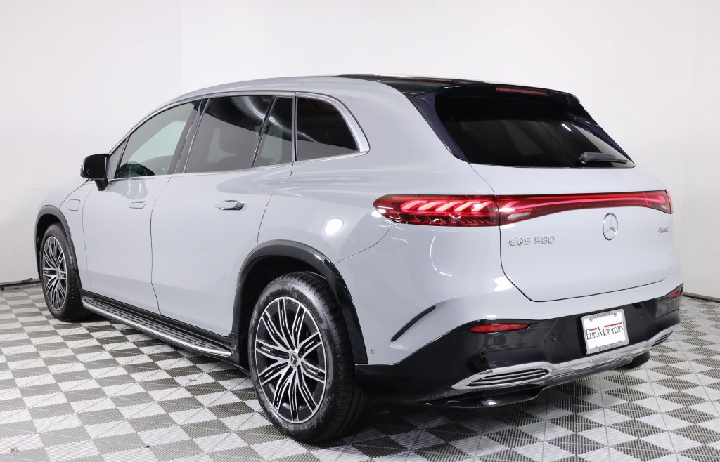 Used 2023 Mercedes-Benz EQS 580 4MATIC SUV image 4