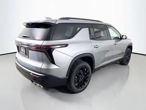 New 2026 Chevrolet Traverse LT w/ Midnight/Sport Edition AWD/4WD image 9