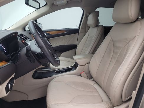 Used 2017 Lincoln MKC Select w/ Select Plus Package FWD image 17