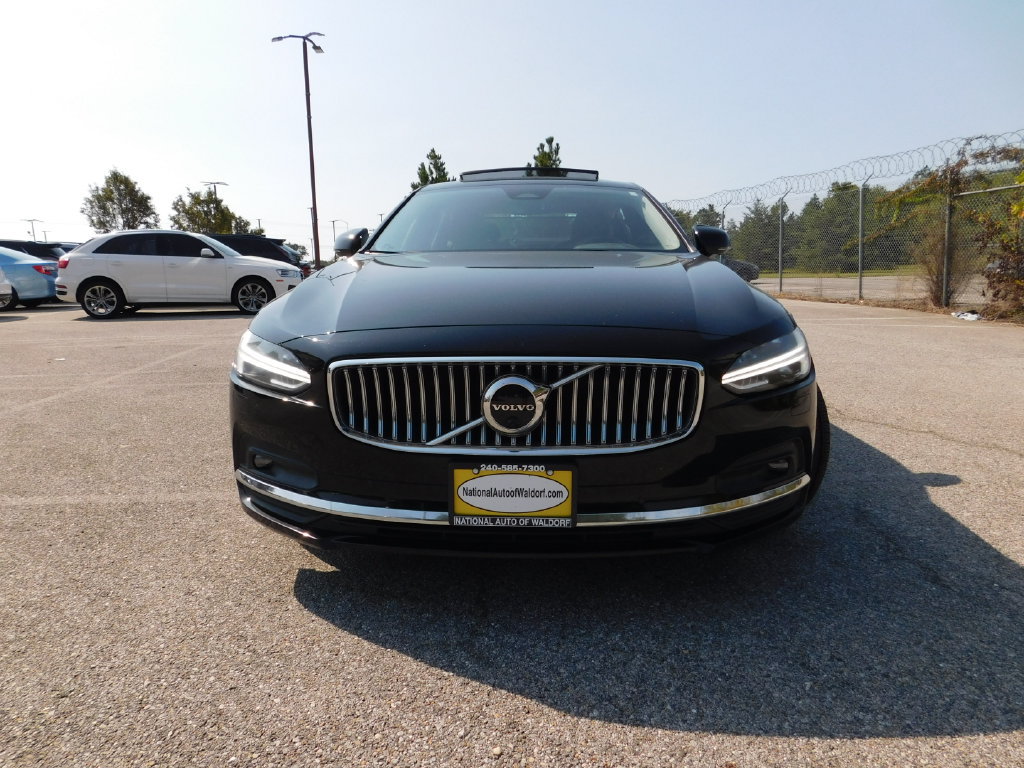 Used 2023 Volvo S90 B6 Plus AWD/4WD image 3