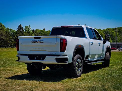New 2026 GMC Sierra 2500 Denali w/ Denali Reserve Package AWD/4WD image 3