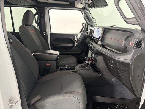 Used 2024 Jeep Wrangler Unlimited Rubicon w/ Technology Group image 33
