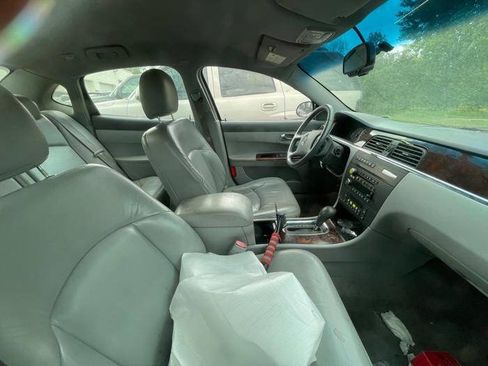 Used 2006 Buick LaCrosse CXS w/ Driver Confidence Package FWD image 29