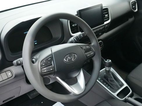 New 2026 Hyundai Venue SE image 13