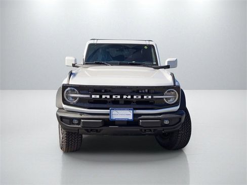 New 2025 Ford Bronco Outer Banks w/ Sasquatch Package image 2