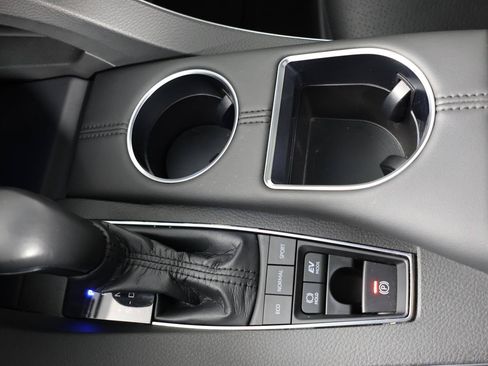 Used 2021 Toyota Avalon Limited FWD image 16
