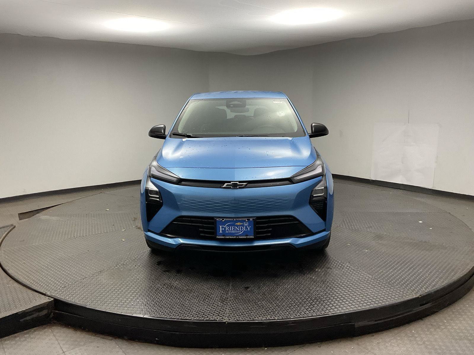 Used 2027 Chevrolet Bolt LT FWD image 2