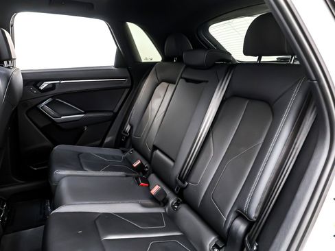 Used 2019 Audi Q3 2.0T Prestige w/ Prestige Package image 8