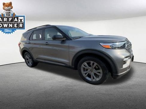 Certified 2023 Ford Explorer XLT w/ Equipment Group 202A AWD/4WD image 2