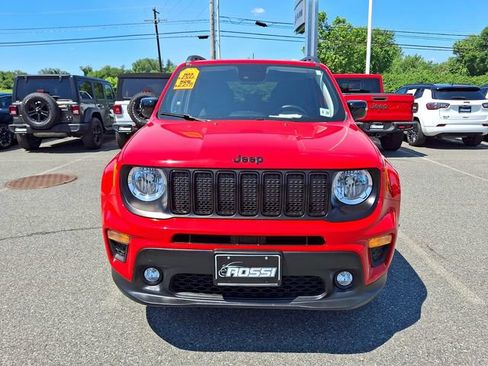Used 2023 Jeep Renegade Altitude w/ Convenience Group I AWD/4WD image 3