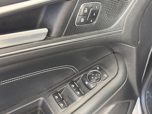 Used 2022 Ford Edge Titanium AWD/4WD image 25