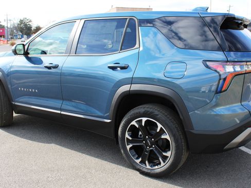 New 2026 Chevrolet Equinox LT w/ Convenience Package II image 15