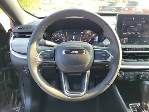 Used 2024 Jeep Compass Latitude AWD/4WD image 21