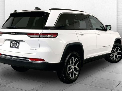 Used 2025 Jeep Grand Cherokee Limited AWD/4WD image 13