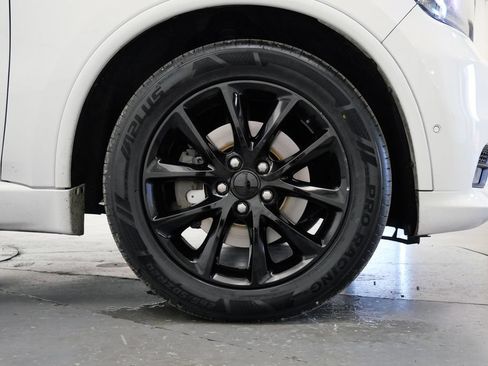 Used 2018 Dodge Durango R/T w/ Technology Group RWD image 39