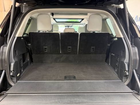 Used 2025 Ford Expedition Platinum w/ Driver's Package AWD/4WD image 23