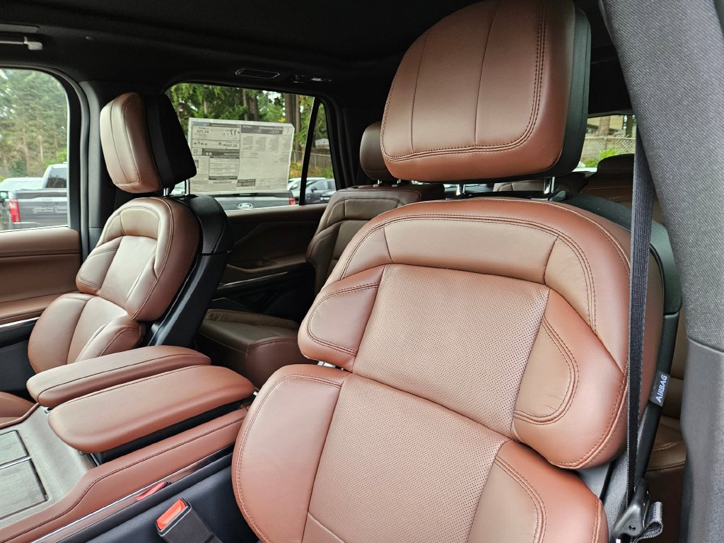 New 2027 Lincoln Navigator Reserve AWD/4WD image 19