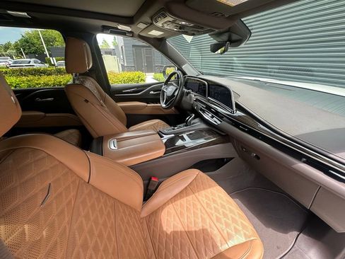 Used 2022 Cadillac Escalade Premium Luxury w/ Performance Package AWD/4WD image 44