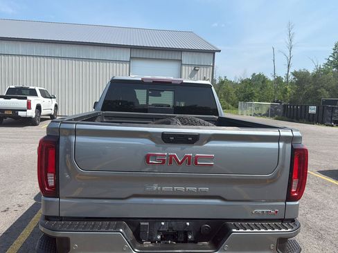 Used 2023 GMC Sierra 1500 AT4 w/ AT4 Premium Package AWD/4WD image 10