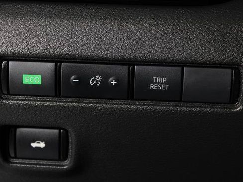 Certified 2022 Nissan Sentra SV FWD image 24