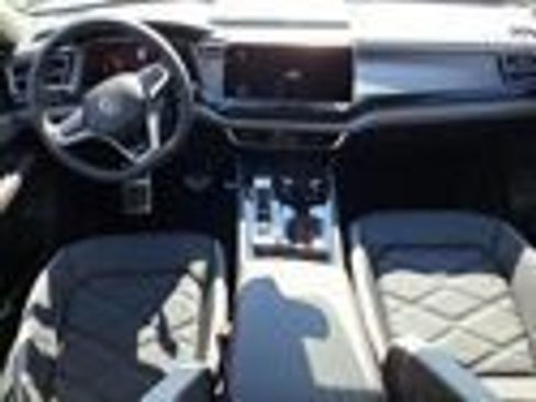 New 2026 Volkswagen Atlas Peak Edition image 13