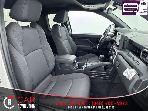 Used 2024 Toyota Tacoma SR RWD image 40