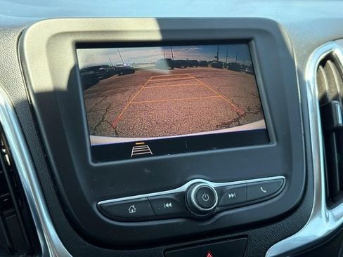 Used 2021 Chevrolet Equinox LT FWD image 17