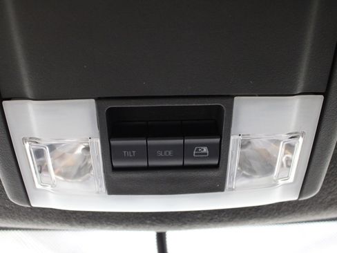 Used 2013 Ford F250 Platinum w/ FX4 Off Road Pkg AWD/4WD image 20