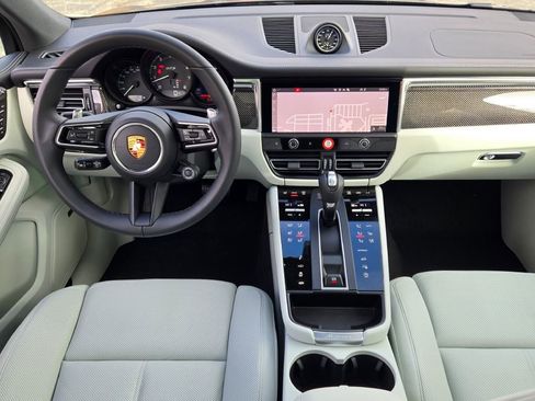 New 2026 Porsche Macan GTS image 34