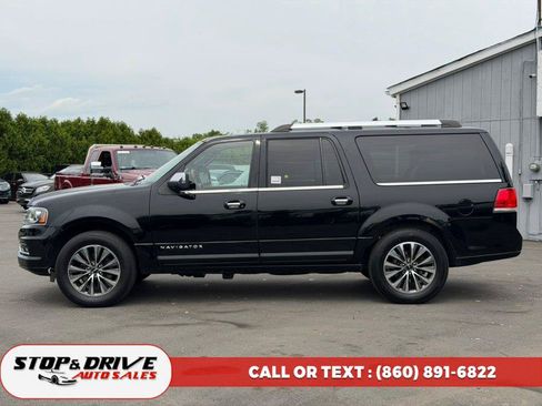 Used 2016 Lincoln Navigator L Select AWD/4WD image 2