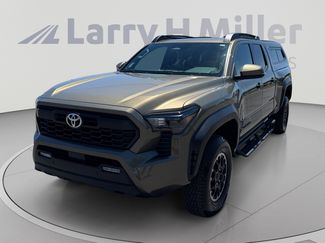 Used 2025 Toyota Tacoma TRD Off-Road w/ TRD Off Road Upgrade Package AWD/4WD video 1