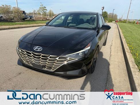Used 2023 Hyundai Elantra SEL w/ Convenience Package image 1