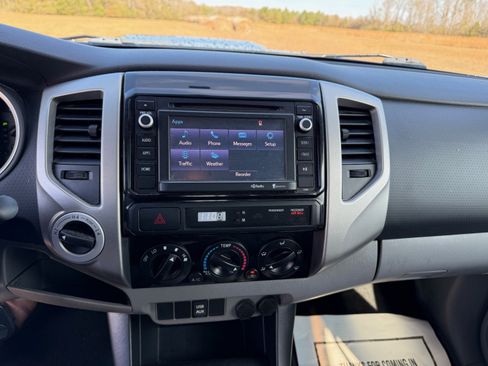 Used 2014 Toyota Tacoma 4x4 Double Cab image 11