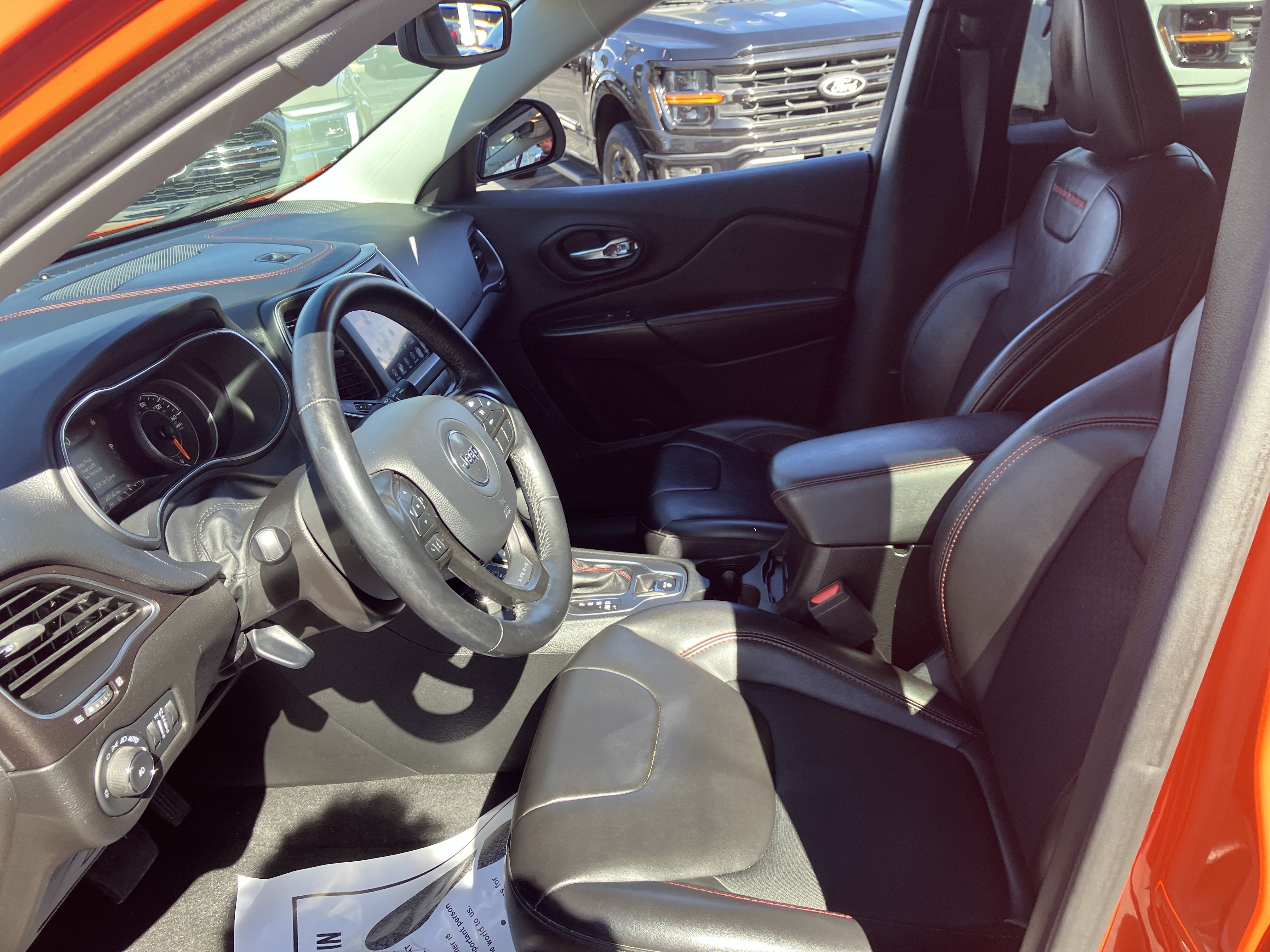 Used 2021 Jeep Cherokee Trailhawk AWD/4WD image 16
