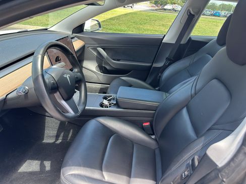 Used 2019 Tesla Model 3 RWD image 15