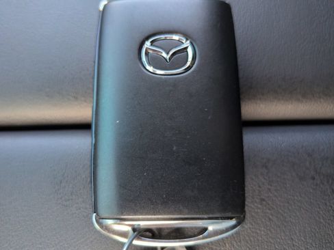 Used 2025 MAZDA CX-70 3.3 Turbo w/ Preferred Package AWD/4WD image 31