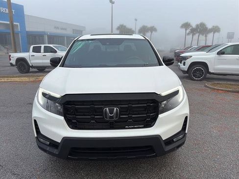 Used 2025 Honda Ridgeline Black Edition image 2