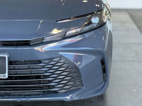 Used 2025 Toyota Camry LE image 5