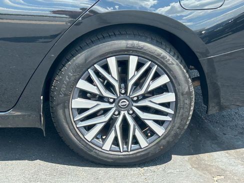 Used 2025 Nissan Altima 2.5 SV FWD image 38