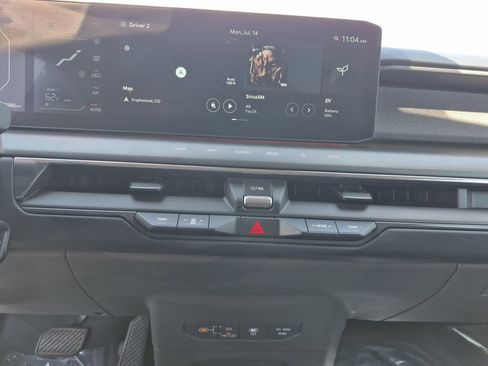 Certified 2024 Kia EV9 Land image 10