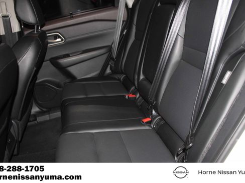 Used 2021 Nissan Rogue SV w/ Premium Package FWD image 5
