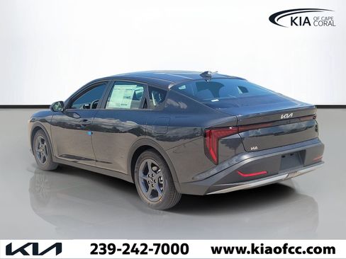 New 2026 Kia K4 FWD image 4