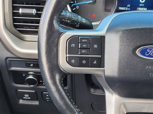 Used 2024 Ford Expedition XLT image 27