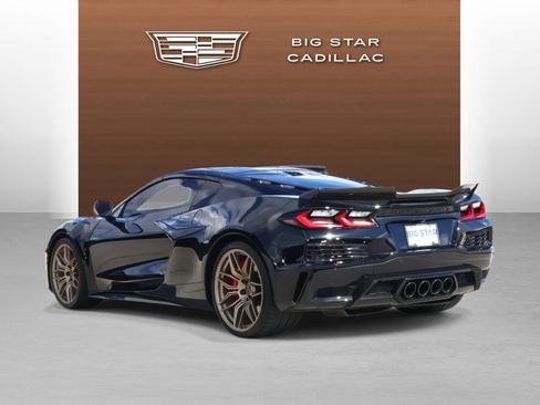 Used 2023 Chevrolet Corvette Z06 image 3