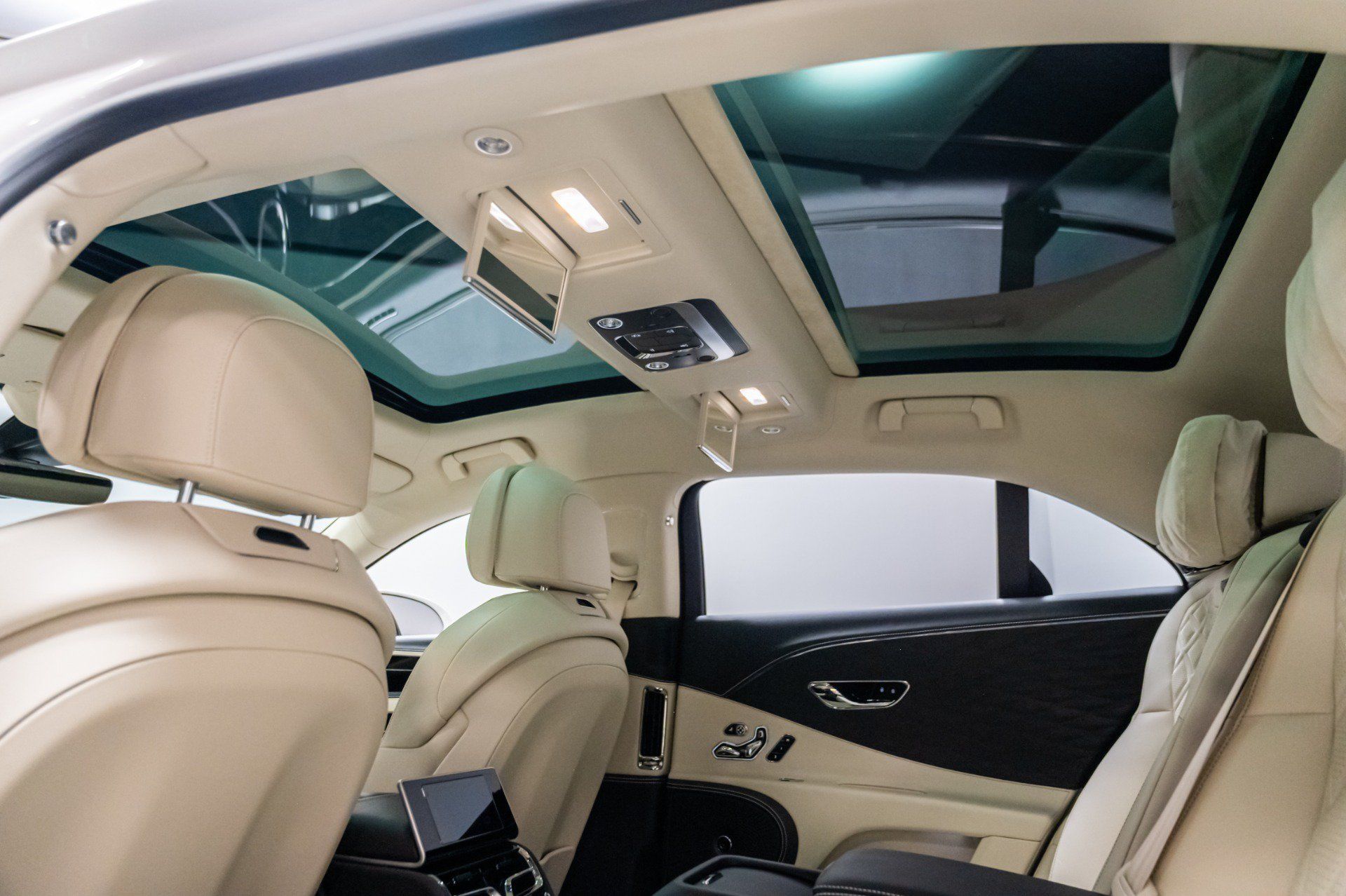 Used 2021 Bentley Flying Spur W12 AWD/4WD image 43