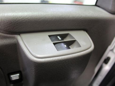 Used 2018 Chevrolet Express 2500 w/ Driver Convenience Package image 17