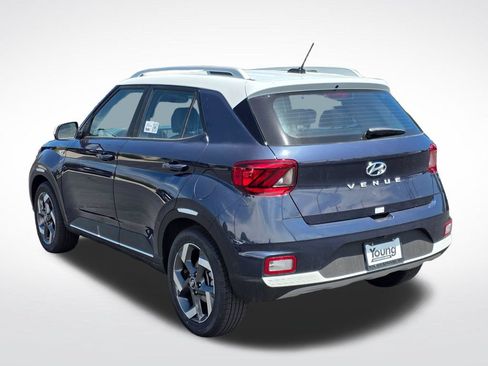 Used 2026 Hyundai Venue SEL FWD image 5