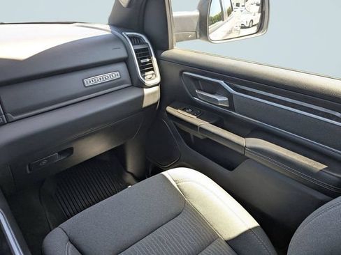 Used 2022 RAM 1500 Big Horn AWD/4WD image 16
