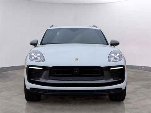 New 2026 Porsche Macan image 12