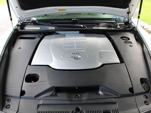 Used 2011 Lexus LS 460 image 40